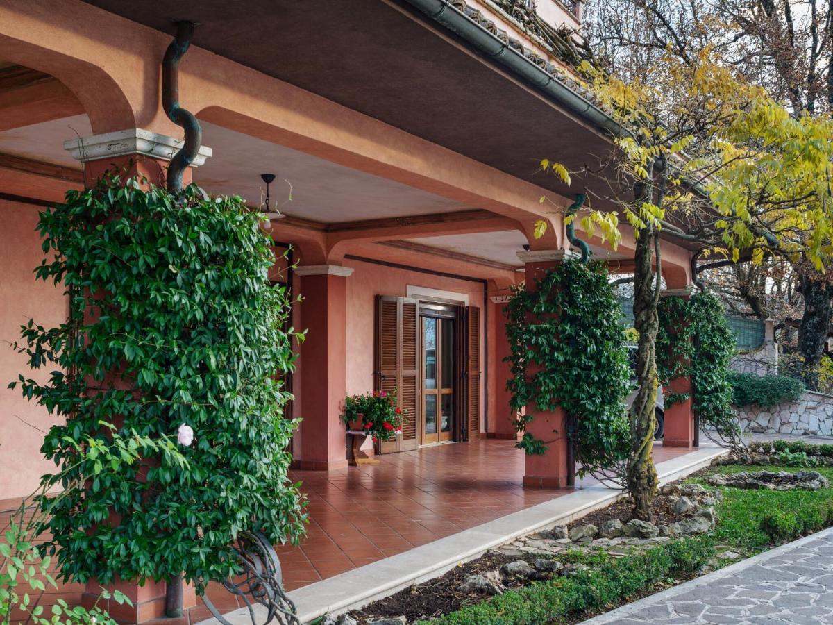 Belvilla By Oyo Villa In Tagliacozzo Extérieur photo